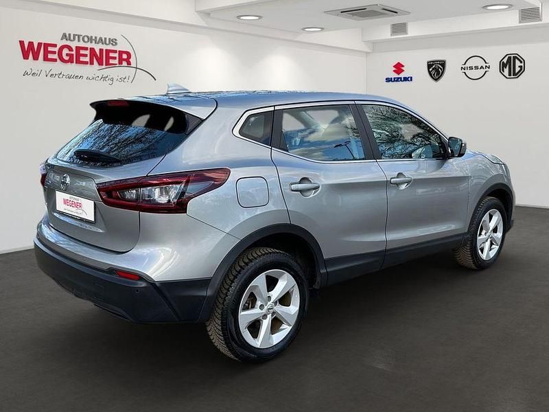 Gebraucht Nissan Qashqai Acenta 159 PS (116 kW) 2020 Silver (m) SUV