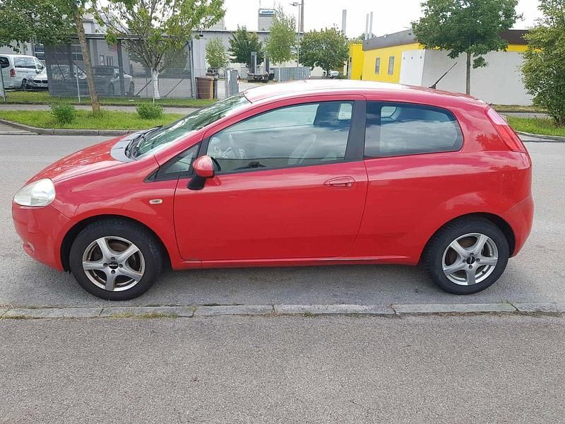 Gebraucht Fiat Grande Punto 95 PS (69 kW) 2009 Rot Kleinwagen