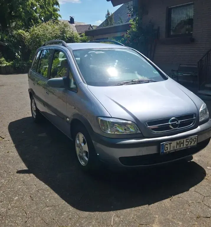 Gebraucht Opel Zafira 125 PS (91 kW) 2004 Silber Van / Kleinbus