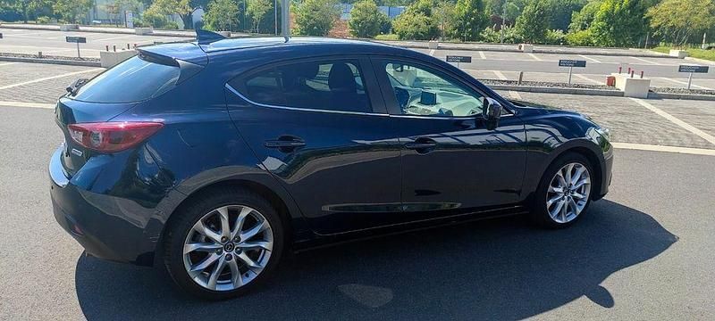 Blau Gebraucht 2015 Mazda 3 Urban Limited Limousine | 11.100 € (Guter Preis) - Bild 1/4