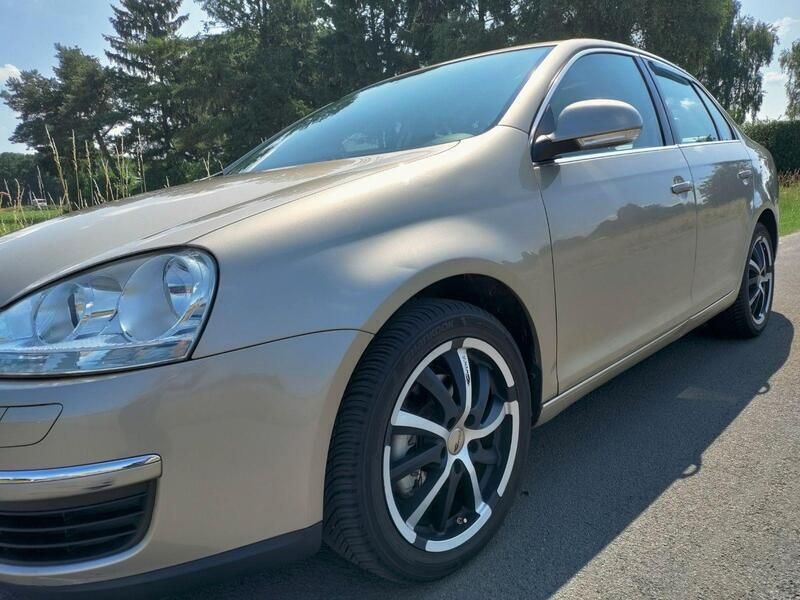 Beige Gebraucht 2006 VW Jetta Comfortline Limousine | 5.970 € (Etwas zu teuer) - Bild 1/4