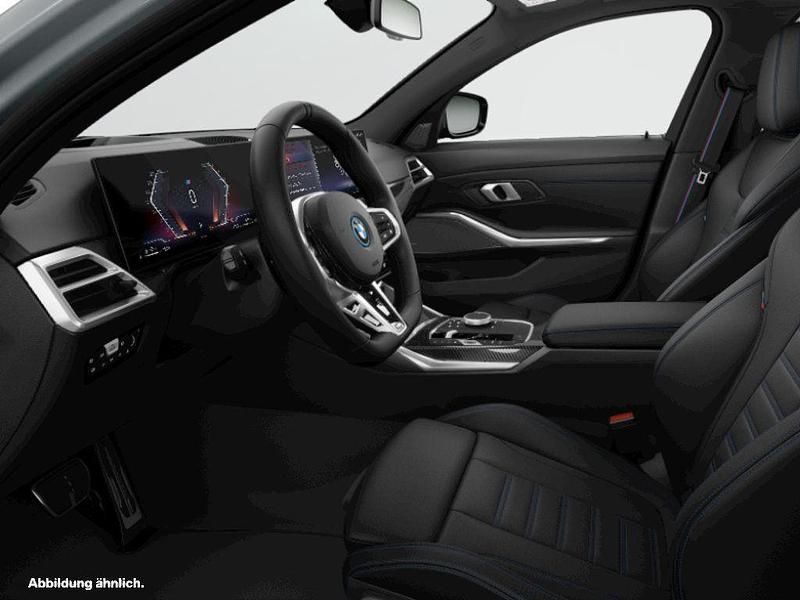 Gebraucht 2024 BMW 330e Comfort Edition Kombi | 53.088 € - Bild 1/2