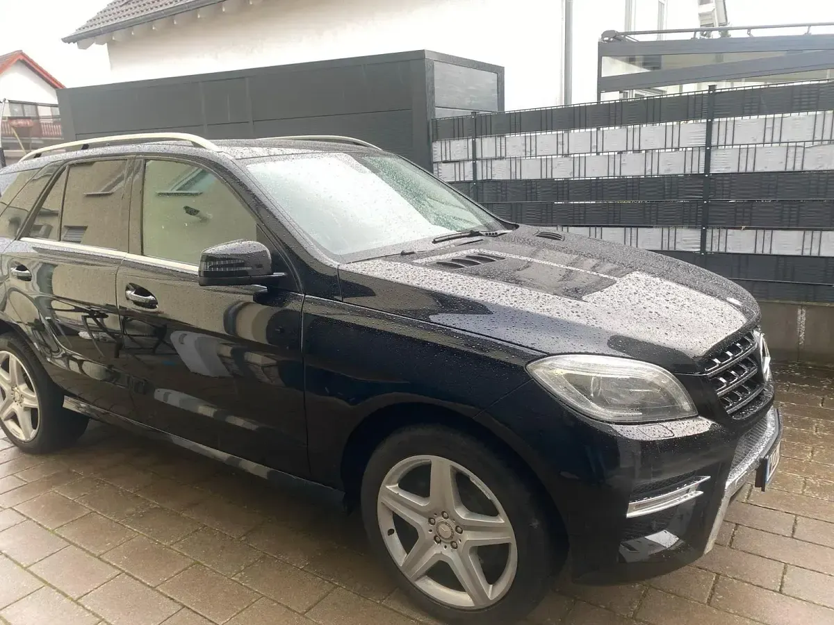 Gebraucht Mercedes ML350 258 PS (189 kW) 2013 Schwarz SUV