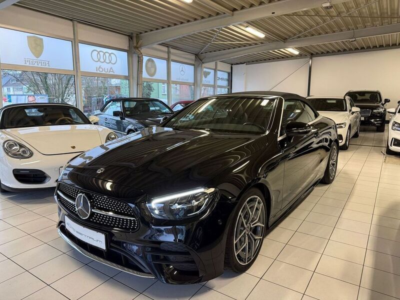 Obsidianschwarz metalliclack Gebraucht 2021 Mercedes E220 AMG line Cabrio | 45.990 € (Fairer Preis) - Bild 1/4