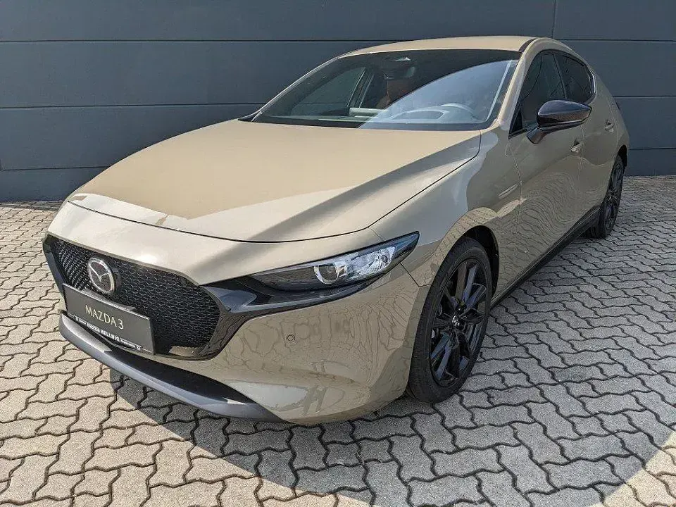 Neu Mazda 3 Nagisa 140 PS (102 kW) 2026 Zircon sand metallic Limousine