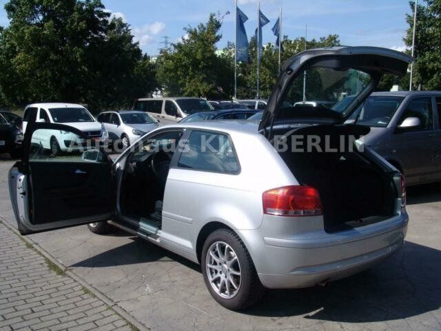 Gebraucht Audi A3 Attraction 116 PS (85 kW) 2005 Silber metallic Limousine