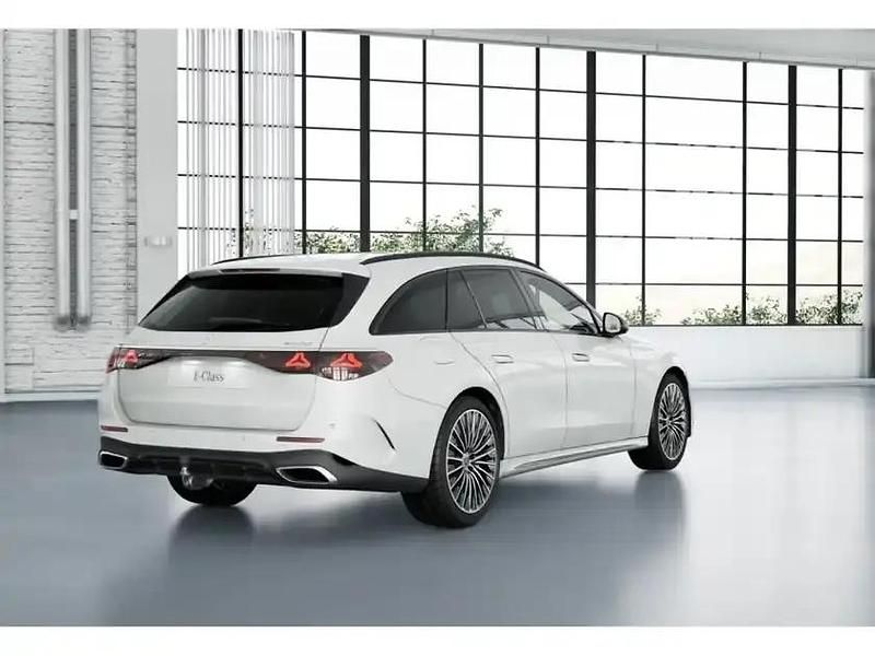 Gebraucht Mercedes E300 AMG 197 PS (144 kW) 2025 Weiss manufaktur lack manufaktur opalithweiss bright Kombi