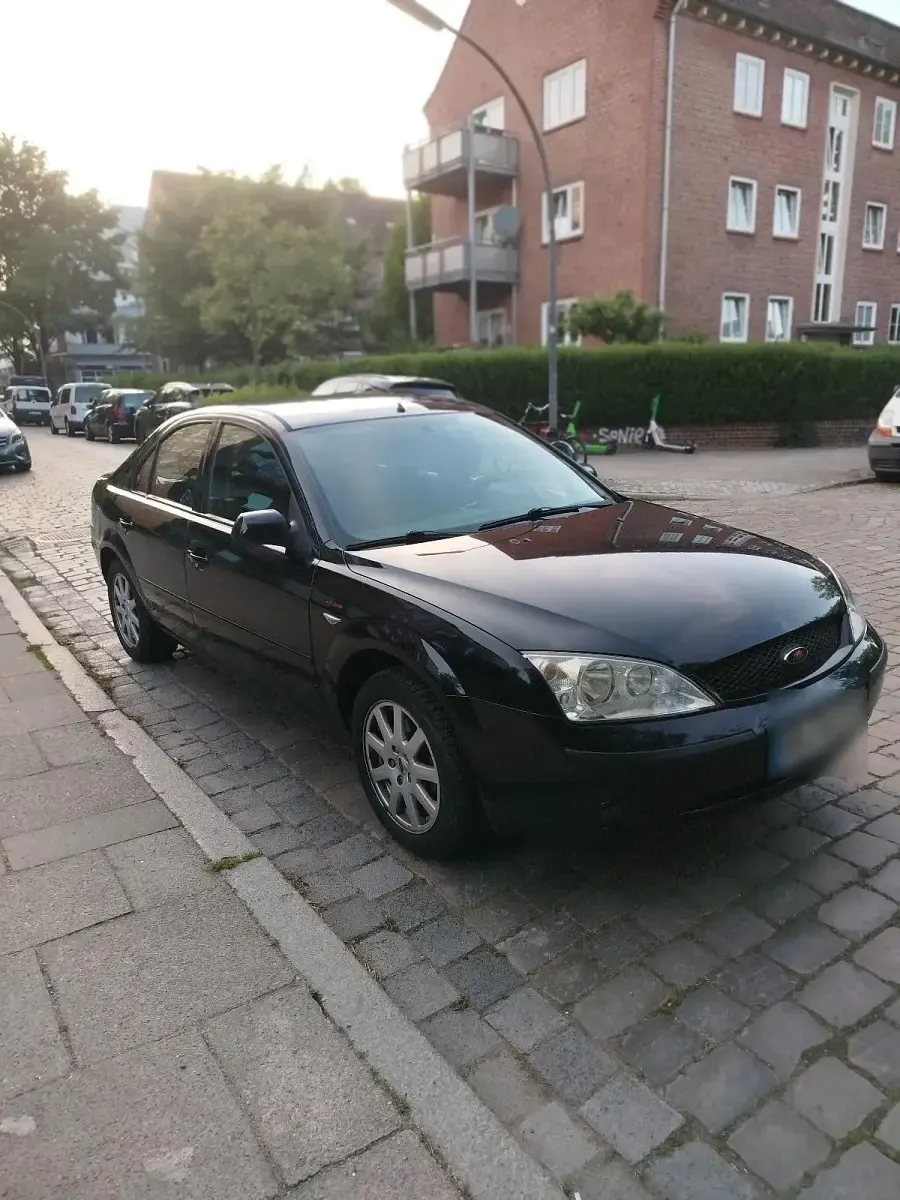 Gebraucht Ford Mondeo 125 PS (91 kW) 2003 Schwarz Limousine