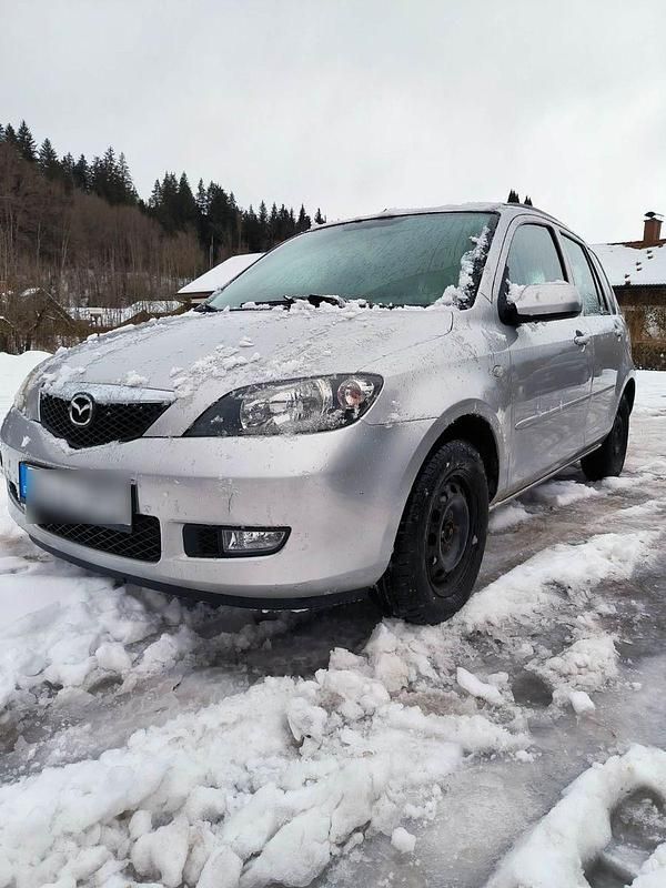 Grau Gebraucht 2003 Mazda 2 Kleinwagen | 1.500 € (Fairer Preis) - Bild 1/4