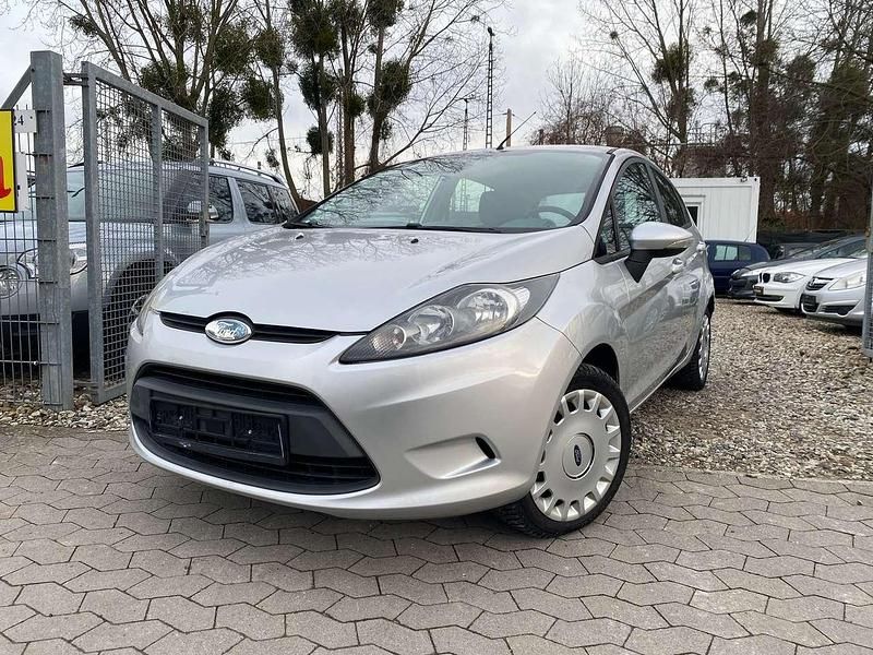 Gebraucht Ford Fiesta Trend 82 PS (60 kW) 2009 Polarsilber metallic Kleinwagen