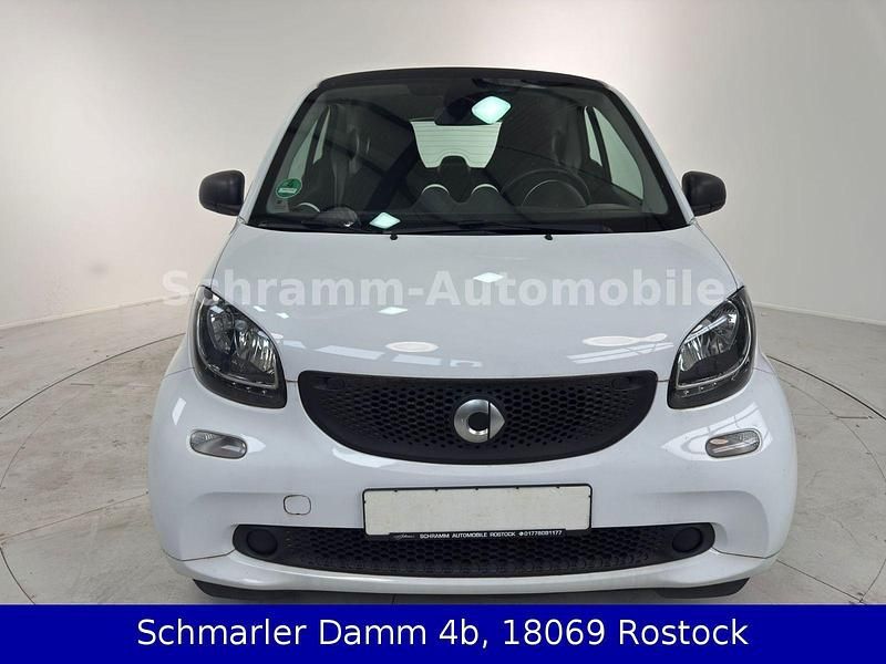 Weiß Gebraucht 2017 Smart ForTwo Coupé Prime Coupé | 7.490 € (Fairer Preis) - Bild 1/4