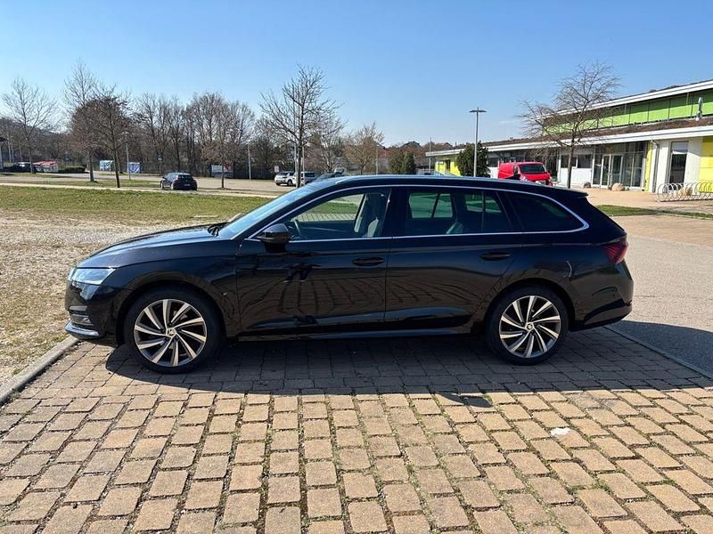 Second-hand Skoda Octavia Style 150 CP (110 kW) 2021 Negru Break