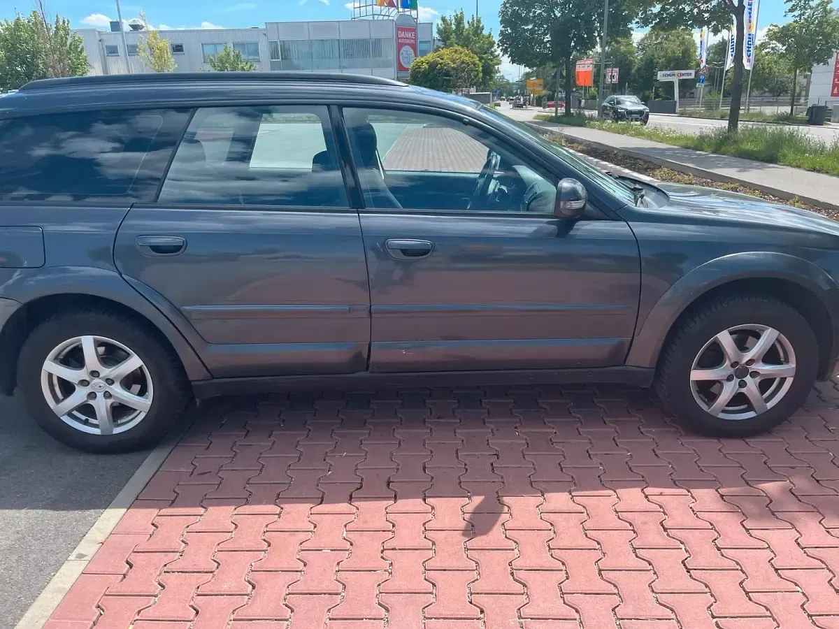 Gebraucht Subaru Outback 165 PS (121 kW) 2007 Schwarz Kombi