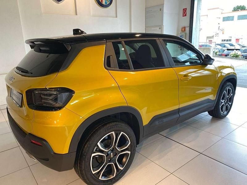 Neu Jeep Avenger Summit 110 PS (80 kW) 2025 Gelb SUV