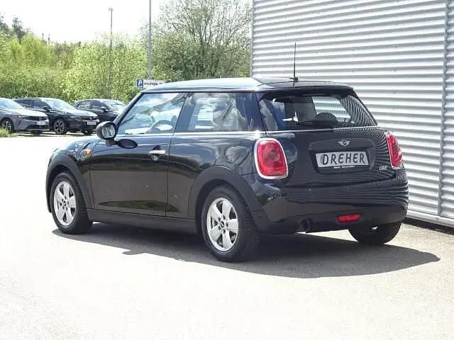 Gebraucht Mini ONE 102 PS (75 kW) 2016 Midnight black metallic Kleinwagen