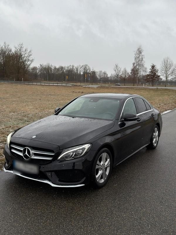 Schwarz Gebraucht 2015 Mercedes C180 Limousine | 11.000 € (Superpreis) - Bild 1/4