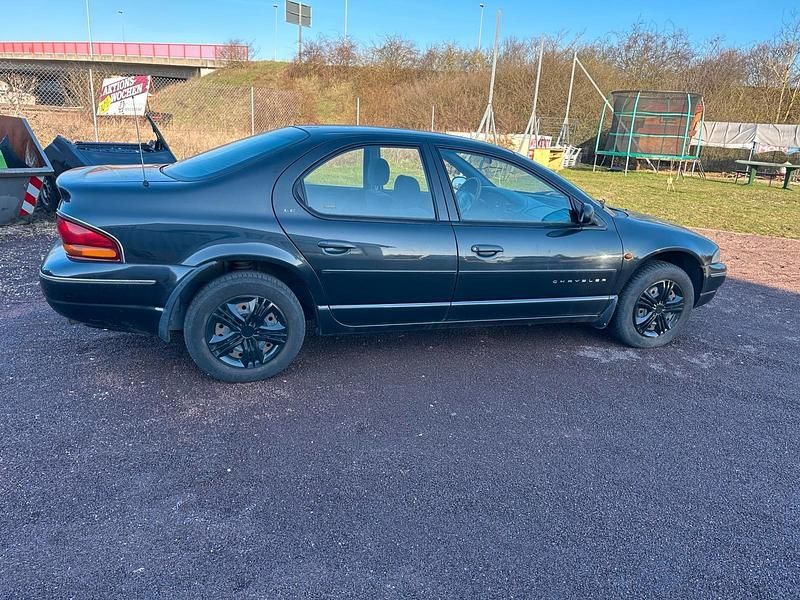 Gebraucht Chrysler Stratus 131 PS (96 kW) 1998 Schwarz Limousine