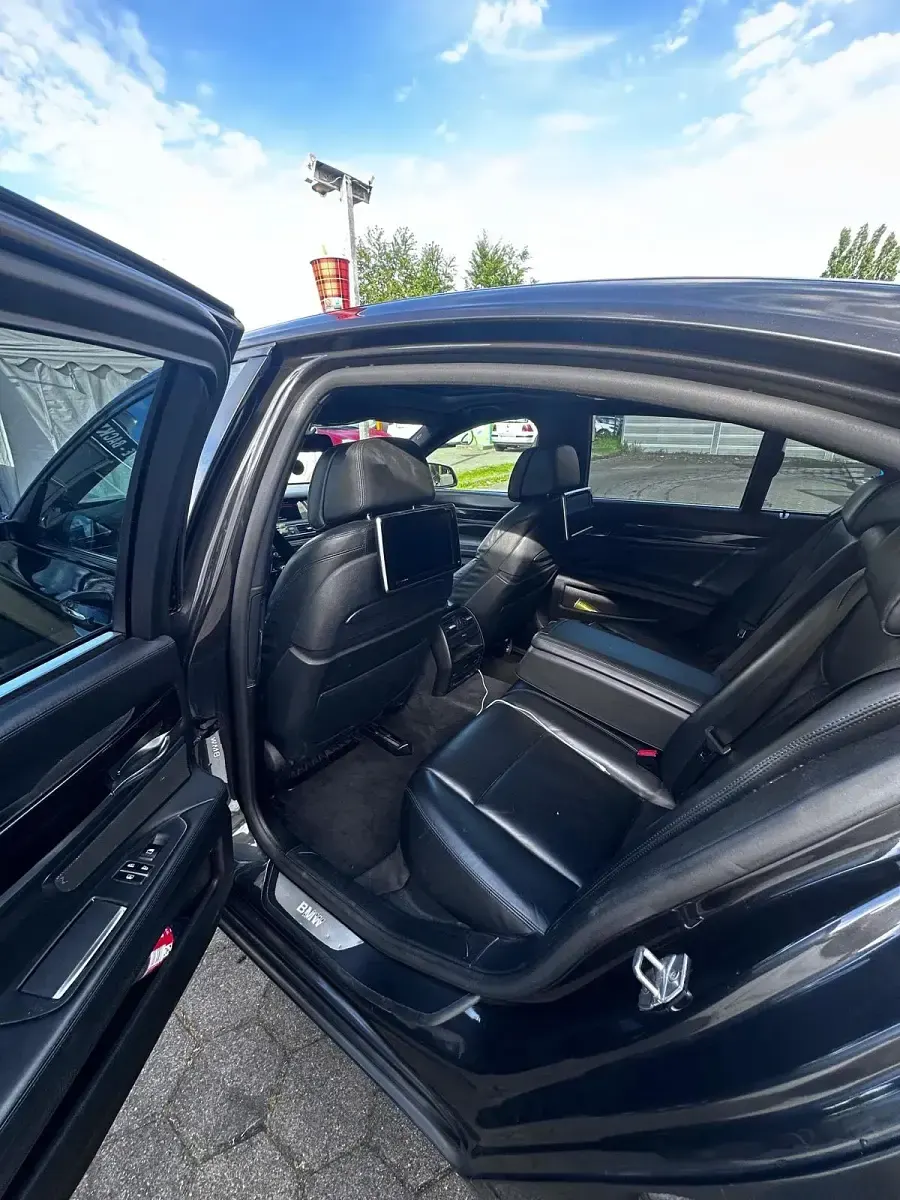 Gebraucht BMW 730 Comfort Edition 258 PS (189 kW) 2014 Braun Limousine