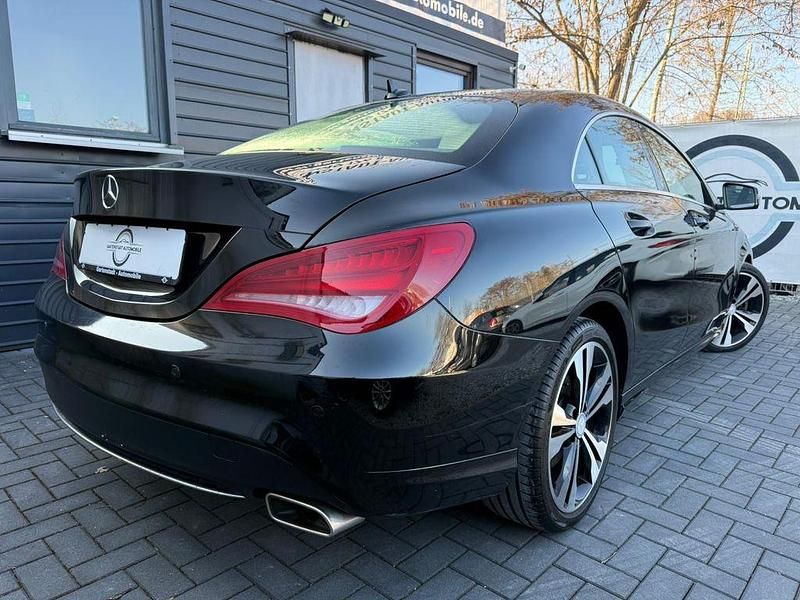 Gebraucht Mercedes CLA200 Urban 156 PS (114 kW) 2013 Schwarz Limousine