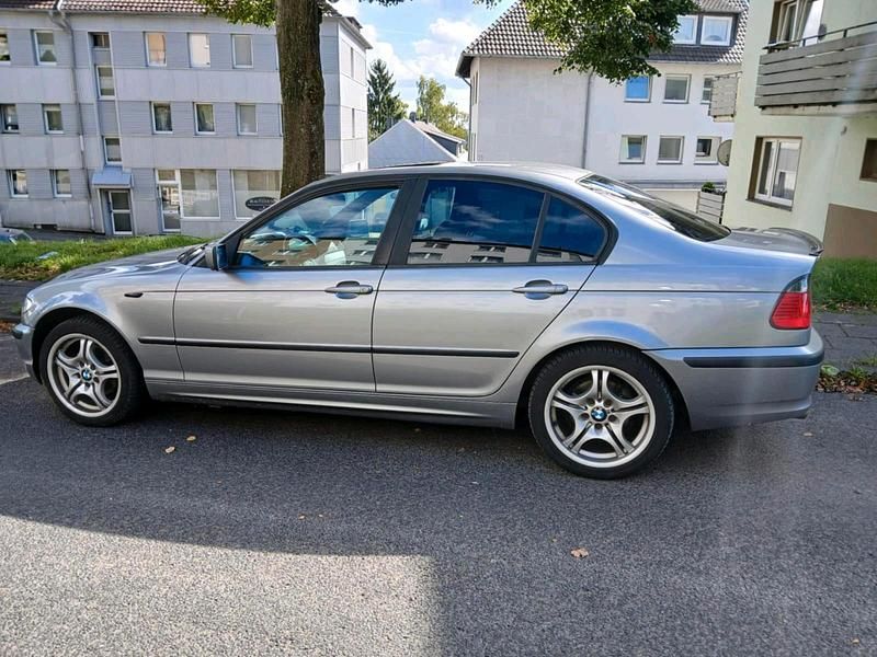 Gebraucht BMW 318 143 PS (105 kW) 2005 Silber Limousine