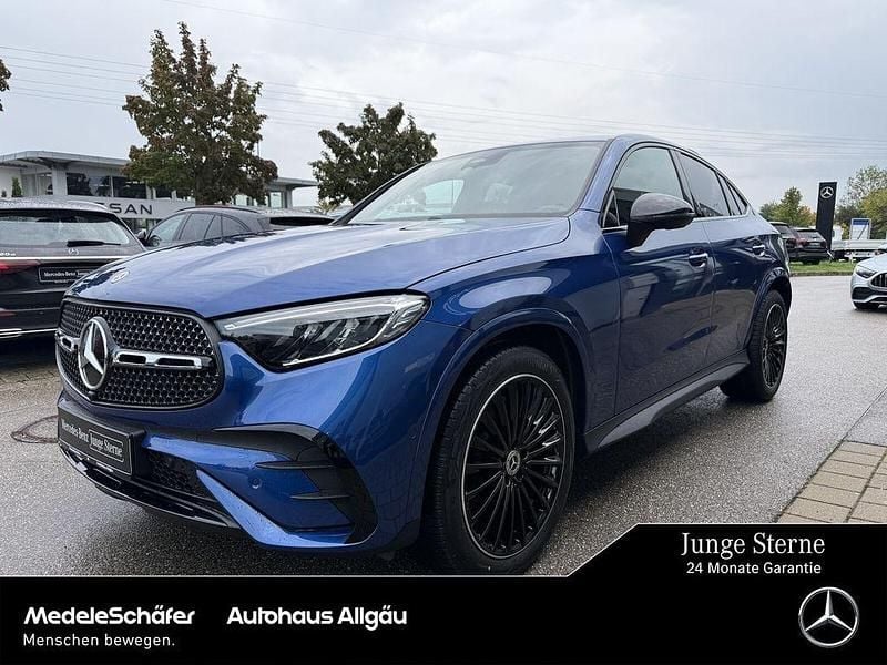 Lack spektralblau Gebraucht 2025 Mercedes GLC220 AMG Coupé | 60.430 € (Superpreis) - Bild 1/4