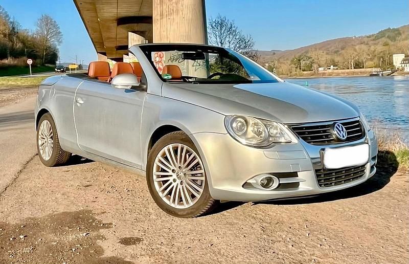Second-hand VW Eos 140 CP (102 kW) 2008 Argintiu Cabrio