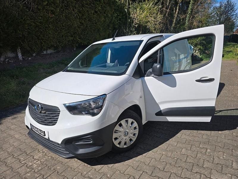 Gebraucht Opel Combo 110 PS (80 kW) 2020 Weiß Van / Kleinbus