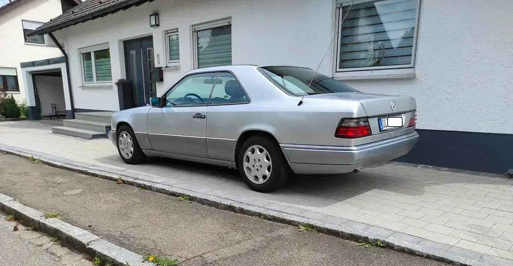 Gebraucht Mercedes E320 220 PS (161 kW) 1993 Silber Coupé
