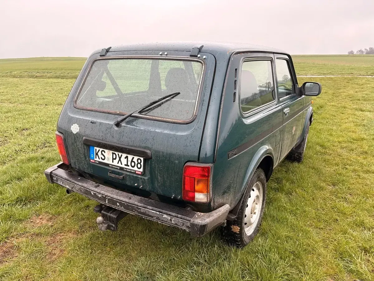 Gebraucht Lada niva 82 PS (60 kW) 2010 Grün SUV