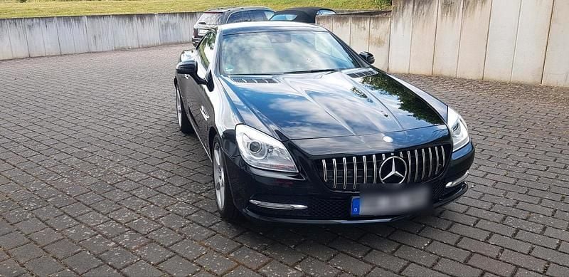 Schwarz Gebraucht 2011 Mercedes SLK200 Cabrio | 21.500 € - Bild 1/4