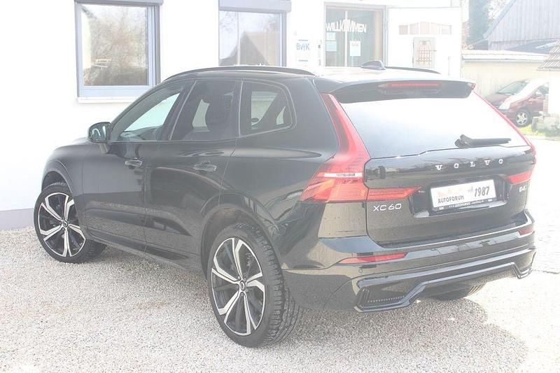 Gebraucht Volvo XC60 Plus 197 PS (144 kW) 2024 Schwarz SUV