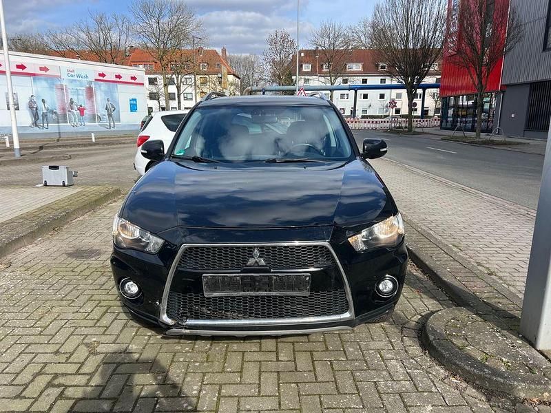 Gebraucht Mitsubishi Outlander Invite 147 PS (108 kW) 2010 Schwarz SUV
