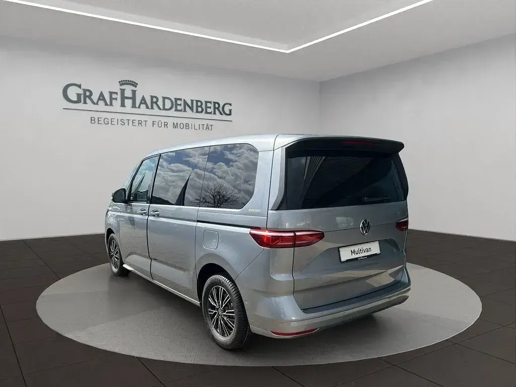 Neu VW Multivan 150 PS (110 kW) 2026 Silber Van / Kleinbus