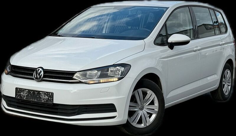 Weiß Gebraucht 2018 VW Touran Trendline Van / Kleinbus | 11.290 € (Guter Preis) - Bild 1/4