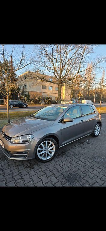 Grau Gebraucht 2014 VW Golf VII Cup Limousine | 9.300 € (Fairer Preis) - Bild 1/4