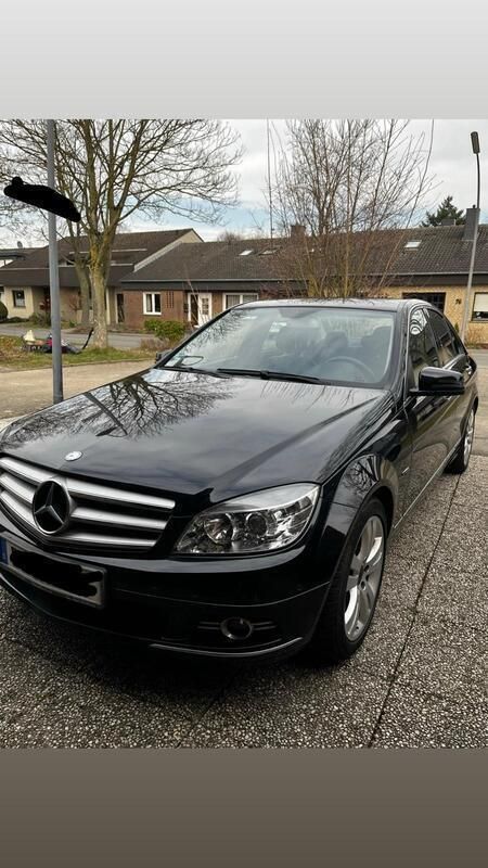 Schwarz Gebraucht 2009 Mercedes C180 Limousine | 7.800 € - Bild 1/4