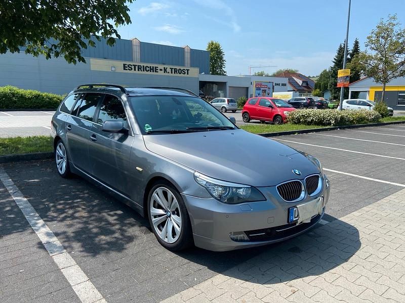 Grau Gebraucht 2008 BMW 525 Kombi | 7.499 € (Teuer) - Bild 1/4