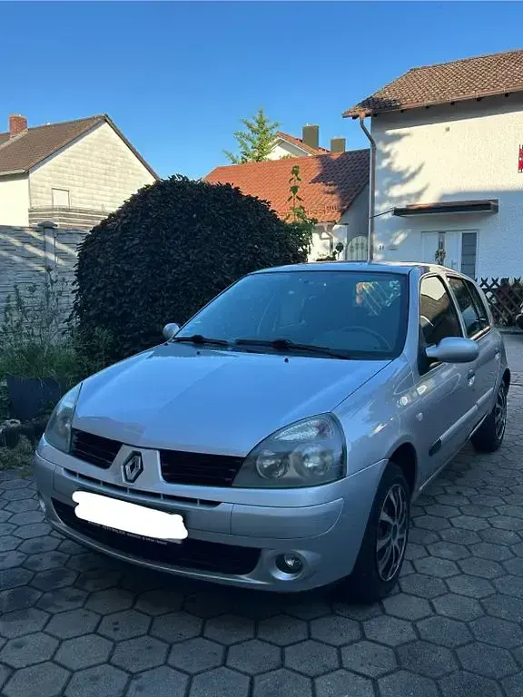 Gebraucht Renault Clio II 75 PS (55 kW) 2005 Silber Limousine