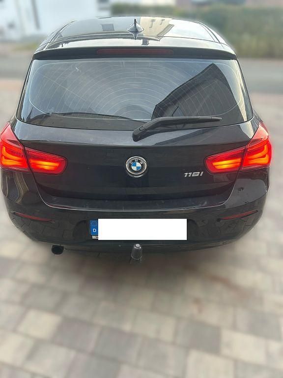Gebraucht BMW 118 Advantage 136 PS (100 kW) 2015 Schwarz Kleinwagen