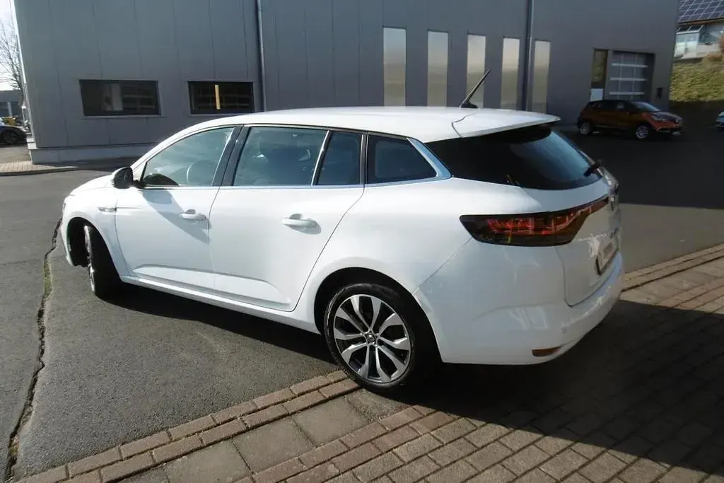 Gebraucht Renault Mégane II Equilibre 116 PS (85 kW) 2023 Weiß Limousine