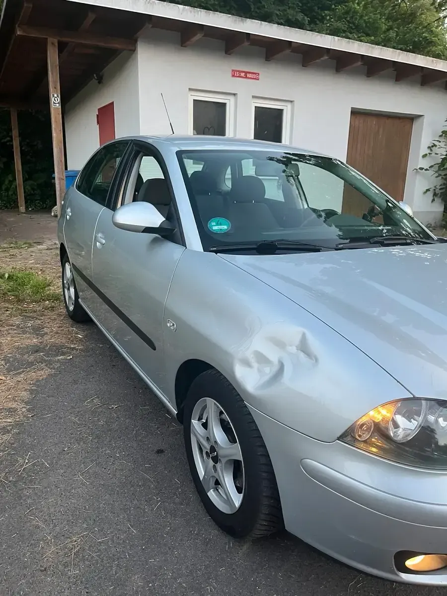 Gebraucht Seat Ibiza 85 PS (62 kW) 2004 Silber Kleinwagen