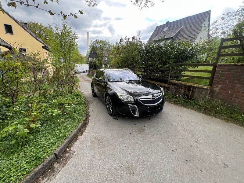 Schwarz Gebraucht 2010 Opel Insignia OPC Kombi | 6.950 € (Guter Preis) - Bild 1/4