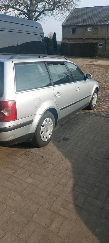Usata VW Passat 131 CV (96 kW) 2004 Argento Station wagon
