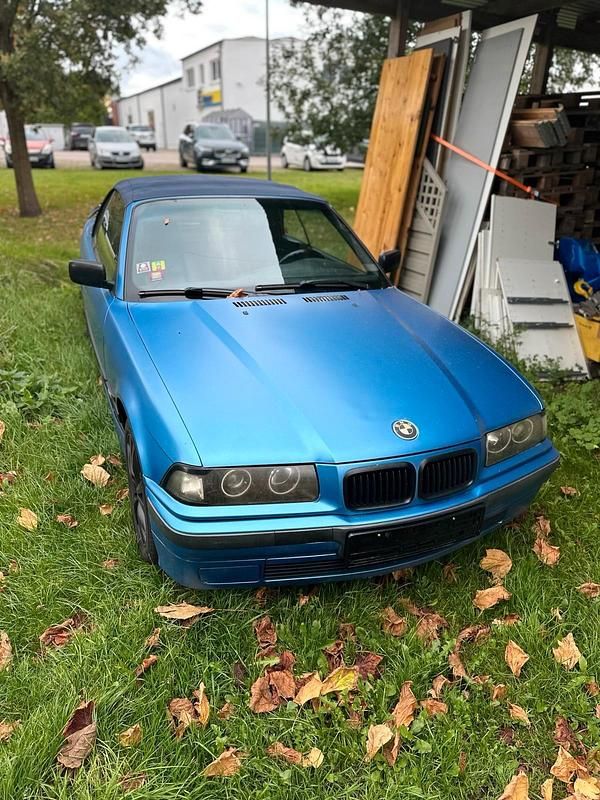 Blau Gebraucht 1996 BMW 318 Cabriolet Basis Cabrio | 3.000 € - Bild 1/4