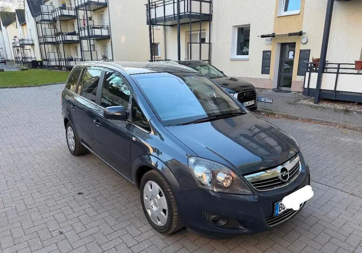 Gebraucht Opel Zafira 116 PS (85 kW) 2011 Grau Van / Kleinbus