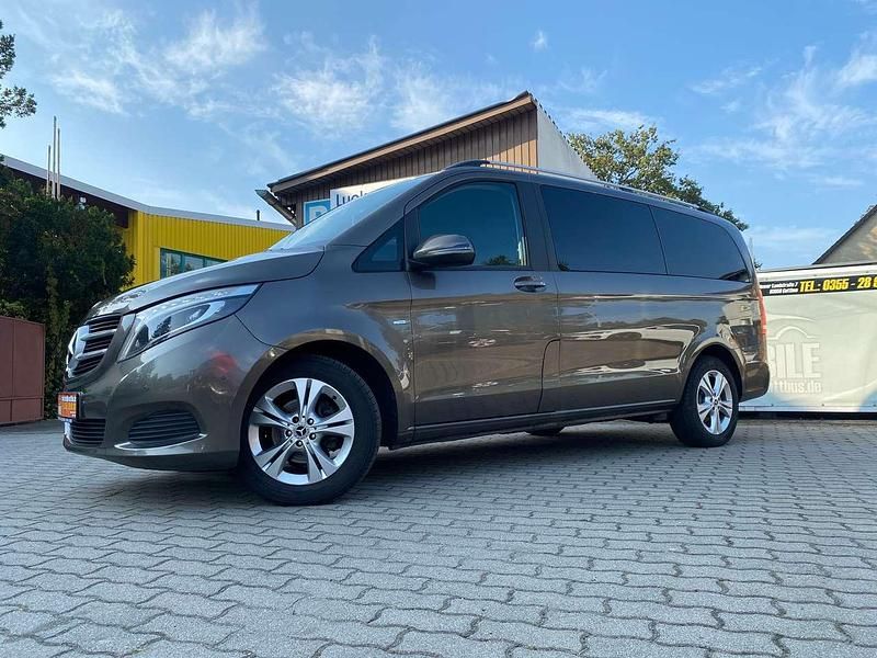 Gebraucht Mercedes V220 163 PS (119 kW) 2017 Indiumgrau metallic Van / Kleinbus