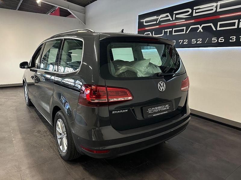 Gebraucht VW Sharan Comfortline 150 PS (110 kW) 2020 Grau Van / Kleinbus