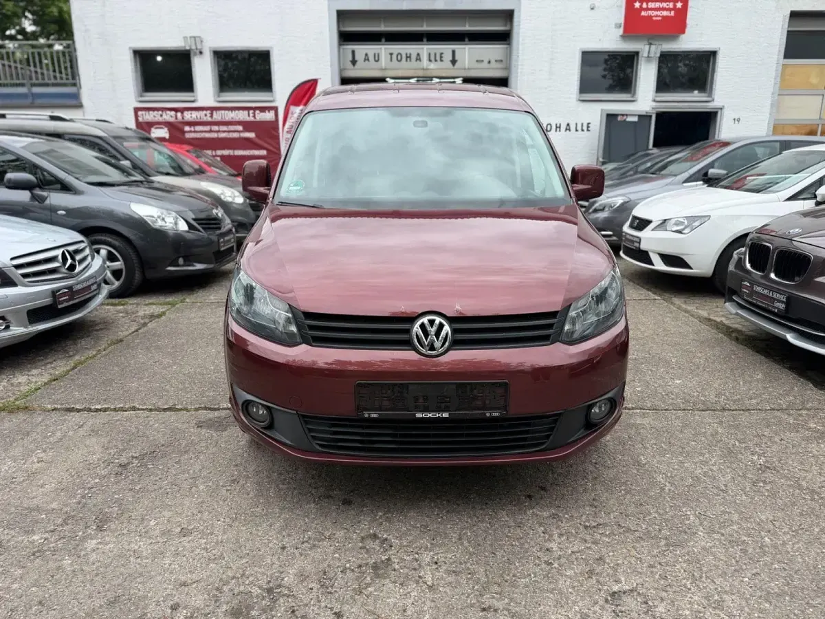 Używany VW Caddy 140 KM (102 kW) 2011 Czerwony Minivan