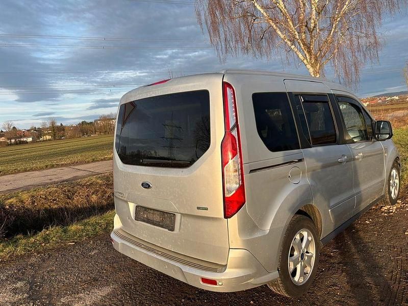 Gebraucht Ford Tourneo Connect Titanium 101 PS (74 kW) 2015 Silber Van / Kleinbus
