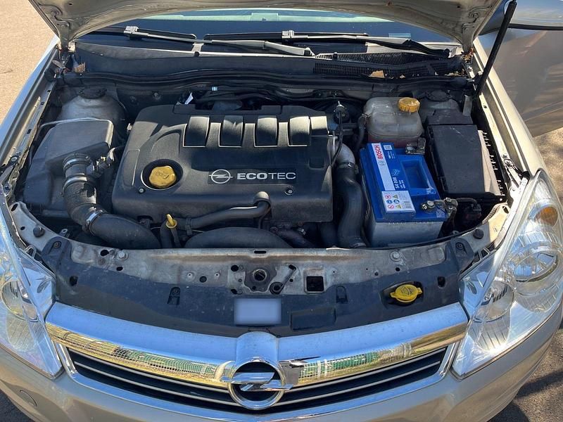 Gebraucht Opel Astra 101 PS (74 kW) 2007 Grau Kombi